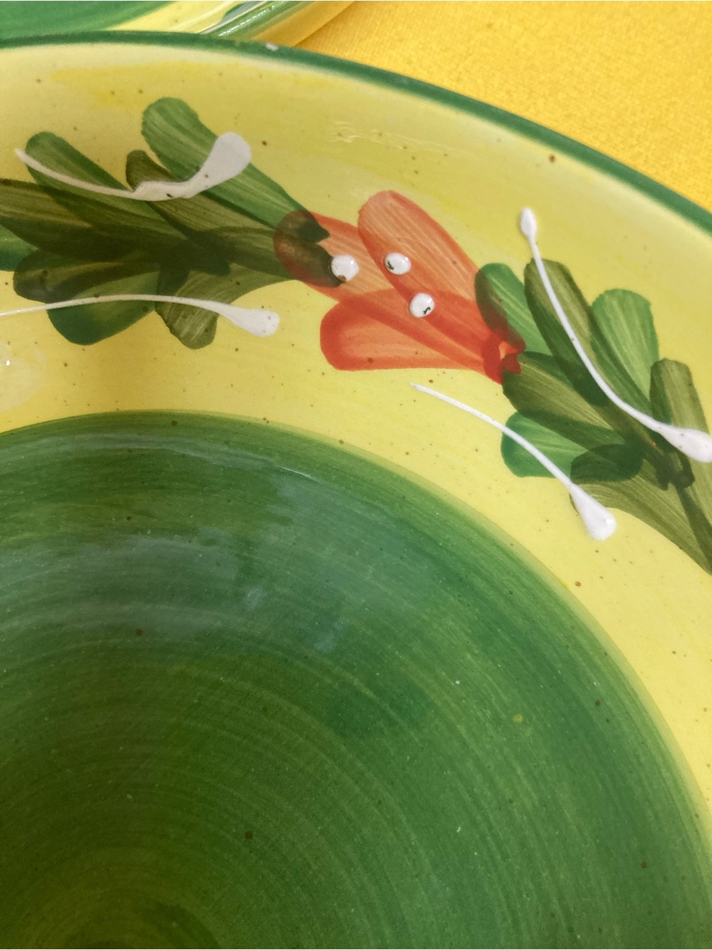 Hand-Painted Ceramic Serving Bowls in Green and Yellow - Set of 3 - Picture 4 of 6
